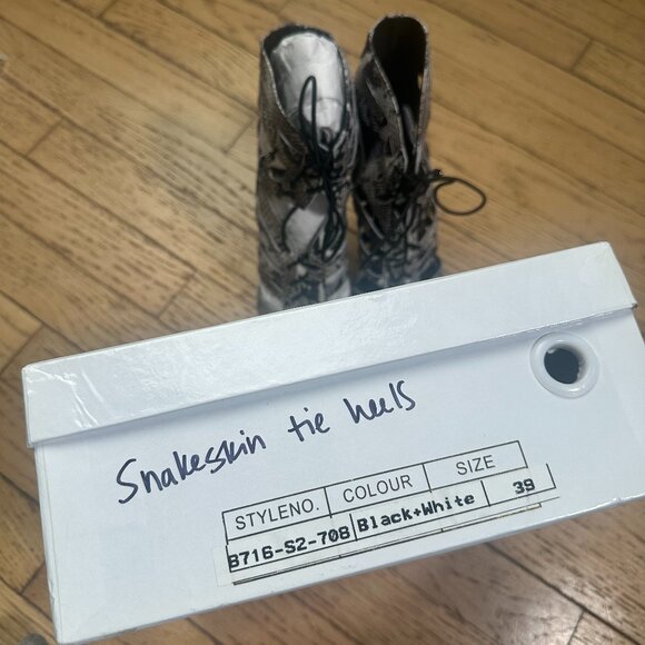 NWT CSP Shoewear and Clothing Lace Up Python Hydra Heels RARE - Size 39 - Picture 11 of 11